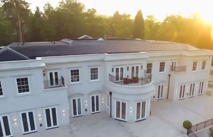 Дочь члена комитета Госдумы по обороне купила в Великобритании особняк за 22 млн фунтов 