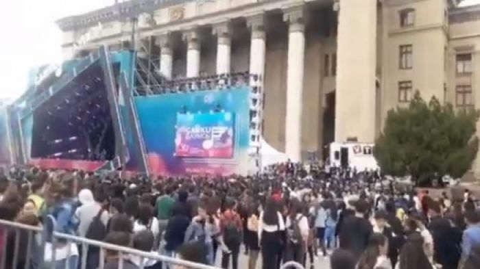 Видео давки во время Gakku-фестиваля в Алматы опубликовали в сети