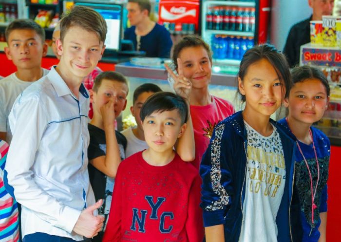 Кселл» и MEGOGO реализуют совместный социальный проект «Смотри как слышно»