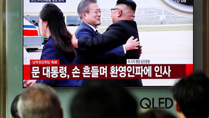 Лидеры КНДР и Южной Кореи проехали по Пхеньяну в лимузине с открытым верхом 