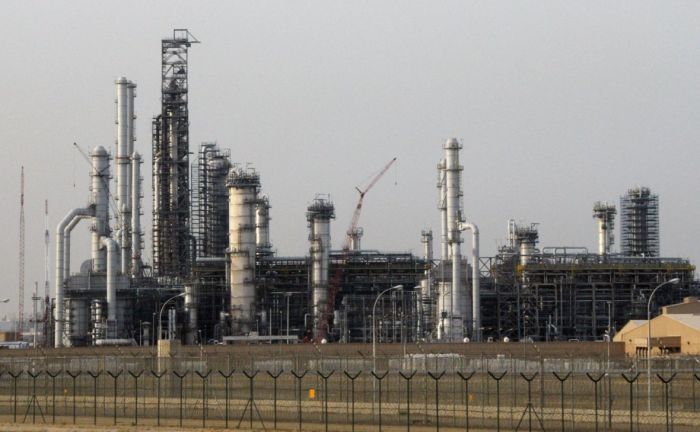 Кувейт впервые за 26 лет прекратил поставки нефти в США 