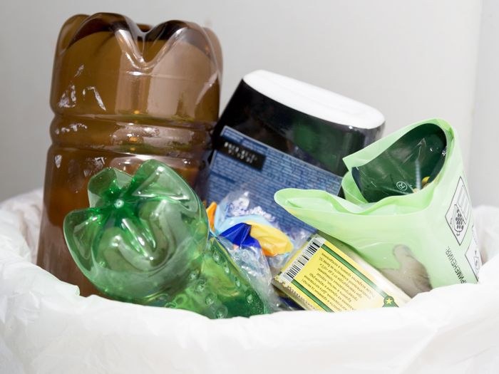 Запрет на захоронение пластмассы, макулатуры и стекла в Казахстане вступает с 2019 года