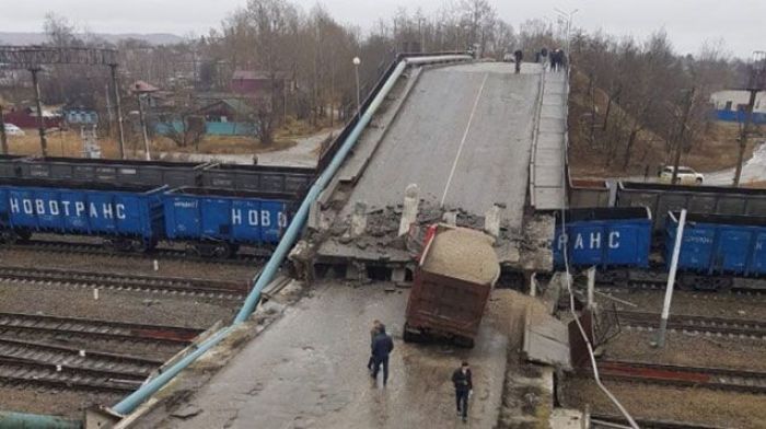 В Амурской области виадук рухнул на главный путь Транссиба