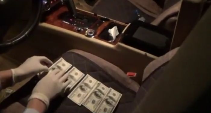 Появилось видео задержания руководителя подразделения КУИС