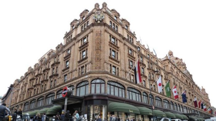 Жена госбанкира из Азербайджана потратила £16 млн в Harrods. Британия требует объяснить, откуда деньги 