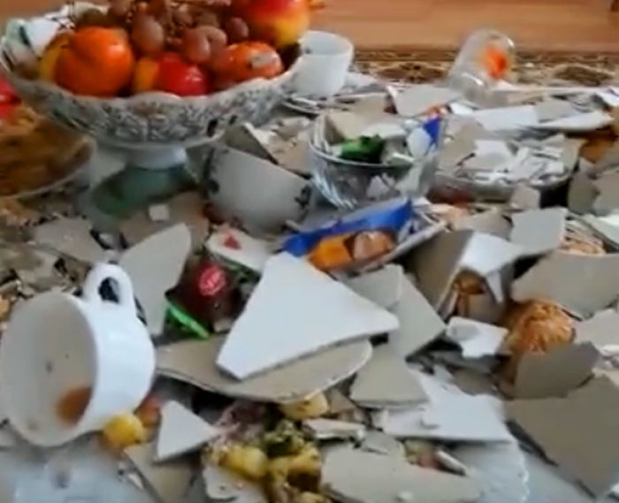 Дастархан в новой квартире погребла упавшая штукатурка