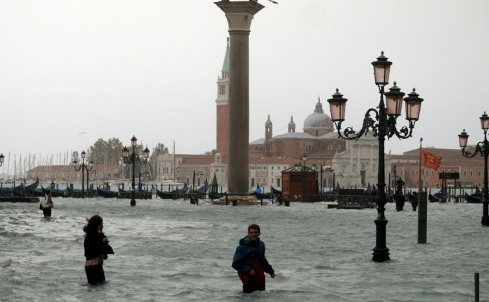 В Венеции из-за шторма оказалось затоплено более 70% территории города 