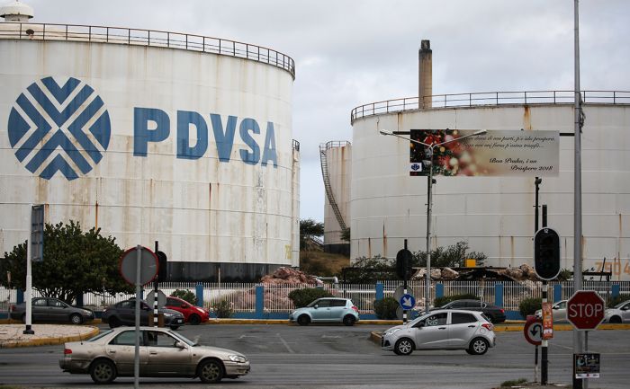 Экс-директор PDVSA сознался во взятках за преференции для банка из России 