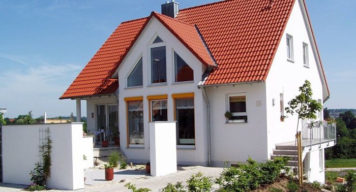 Особняк в Алматы превратили в склад ворованных вещей 