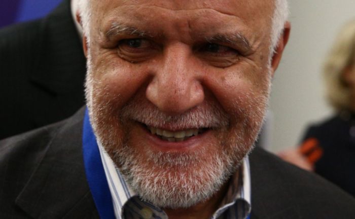 Власти Ирана заявили о тяжелых месяцах для покупателей нефти 