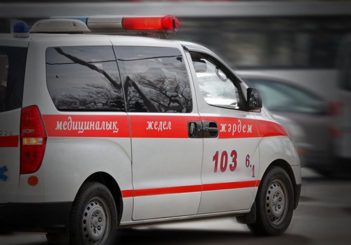 В Актобе скончалась семилетняя девочка. Родители ждали скорую 49 минут 