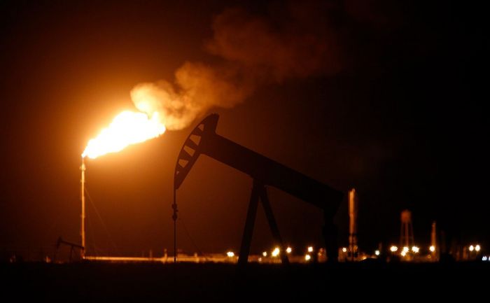 Иран призвал Россию и Саудовскую Аравию сократить добычу нефти 