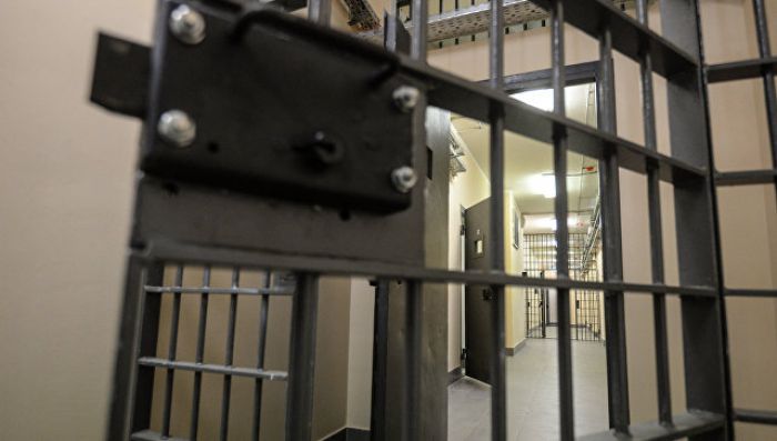 Источник: в Таджикистане в результате бунта в колонии погибли 13 человек 