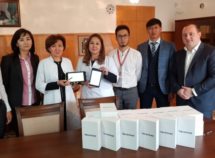 Samsung подарил планшеты казахстанским больницам 