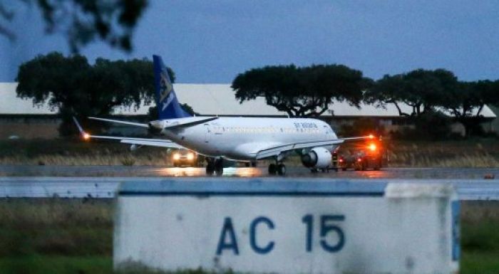 Пытающийся аварийно сесть борт Air Astana засняли на видео 