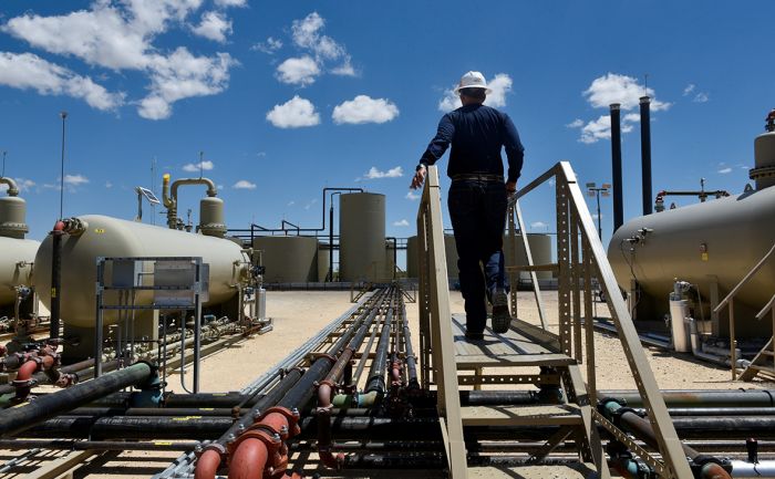 Эр-Рияд заявил о необходимости снизить добычу нефти на 1 млн барр. в день 