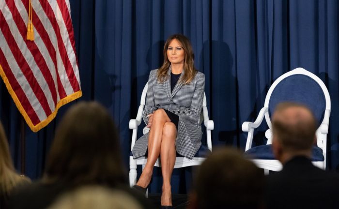 Мелания Трамп потребовала уволить советника Болтона 