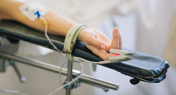 Пациентке в актауской клинике вместе с грыжей удалили желчный пузырь 