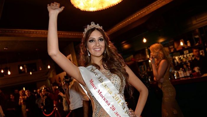 СМИ сообщили о свадьбе короля Малайзии и "Мисс Москва — 2015" 