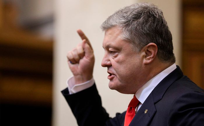 Порошенко заявил об угрозе полномасштабной войны с Россией 