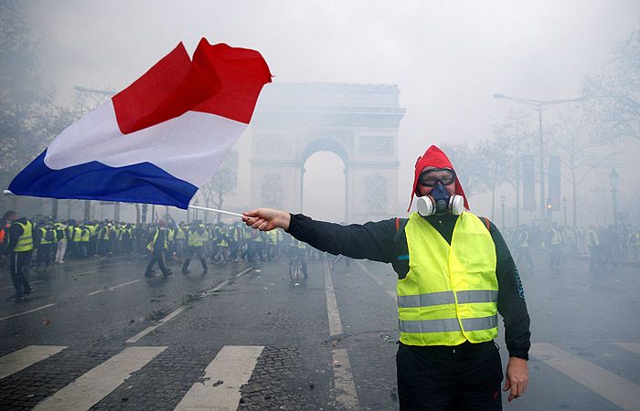 МВД Франции обещает "максимальную мобилизацию" против беспорядков  