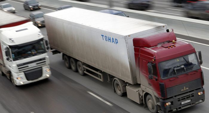 Казахстанца обнаружили повешенным в кабине фуры в России 