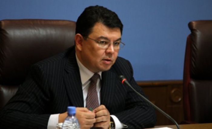 Министр ответил жителю Атырау по гибели рыбы в Урале: это была хлорка