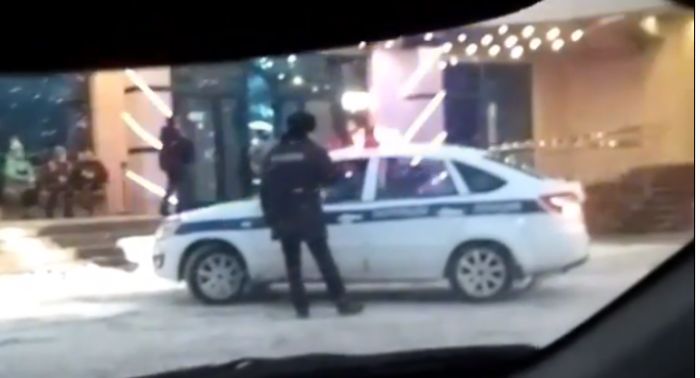 Павлодарские полицейские: Мы не возим своих детей на елки на служебном авто 