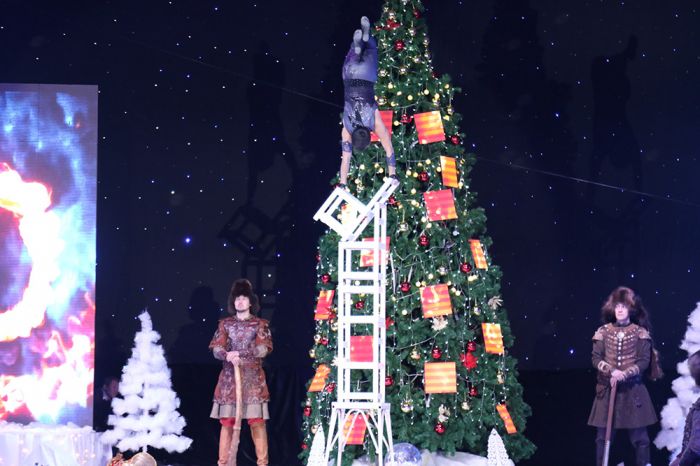 Президентская ёлка в Атырау: сказка ложь, да в ней намёк