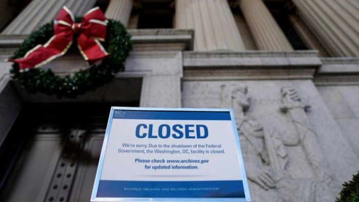 Трамп: "шатдаун" продлится до тех пор, пока не выделят деньги на стену 