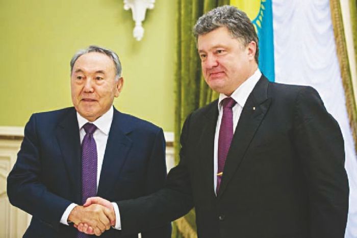 Назарбаев и Порошенко поговорили по телефону 