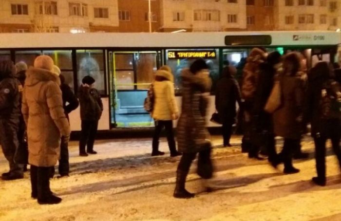 В Астане ребёнка высадили из автобуса в мороз. В Астана LRT провели расследование 