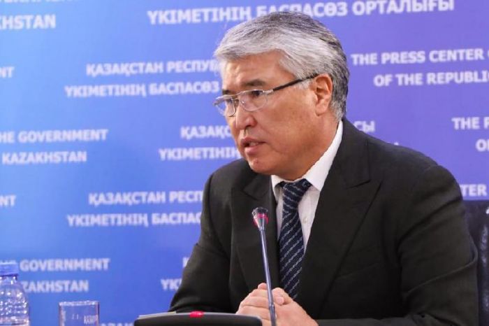 Никто не живет на одну зарплату - Арыстанбек Мухамедиулы о подработке артистов театров 