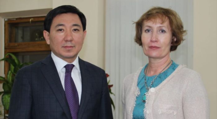 Аким Усть-Каменогорска предложил работу учительнице после ее "крика души" 