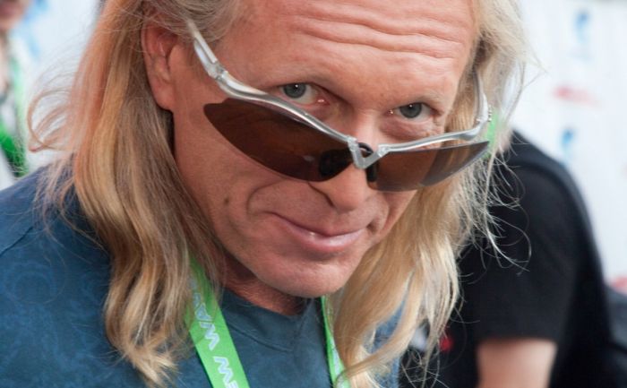 Умер музыкант Крис Кельми 