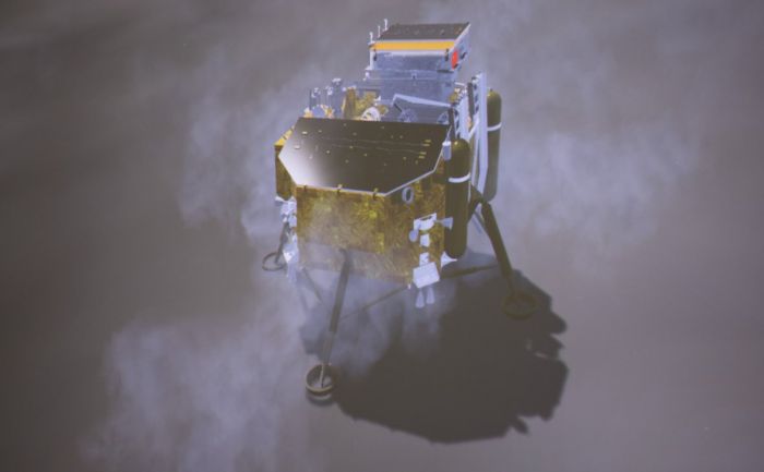 Китай показал первые фотографии обратной стороны Луны 