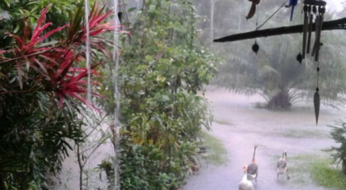 ​Казахстанцы не пострадали при урагане в Таиланде, но опасность сохраняется - МИД