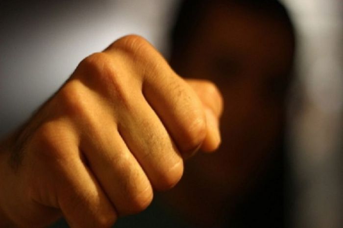 Чиновника уволили после драки с главврачом больницы в Павлодаре 