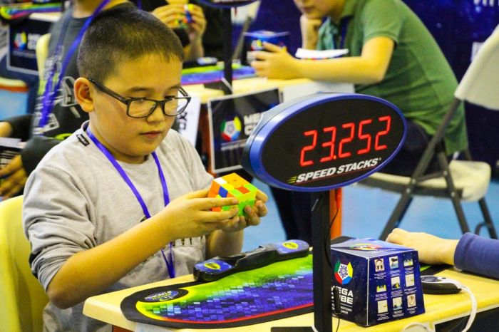 В Атырау прошёл чемпионат по скоростной сборке кубика Рубика