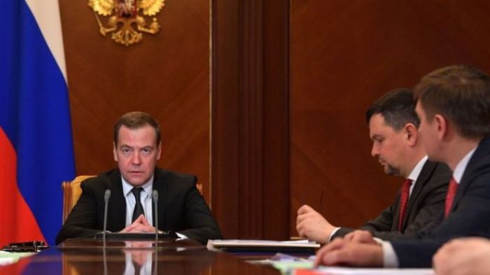 Рекордное число россиян выступает за отставку правительства. Что им не нравится? 