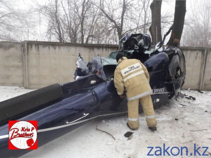 В Алматы упал вертолет 