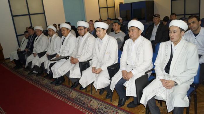 Имамам установили заработную плату в Казахстане
