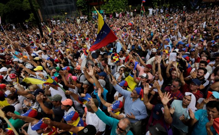 Попытка госпереворота в Венесуэле. Главное 