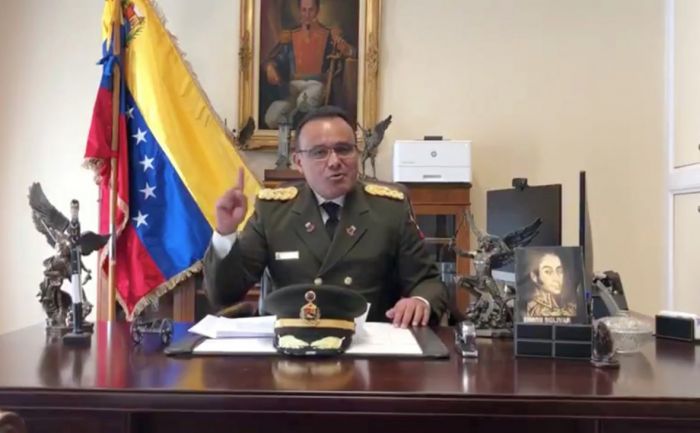 Военный атташе Венесуэлы в США заявил о признании Гуаидо президентом 