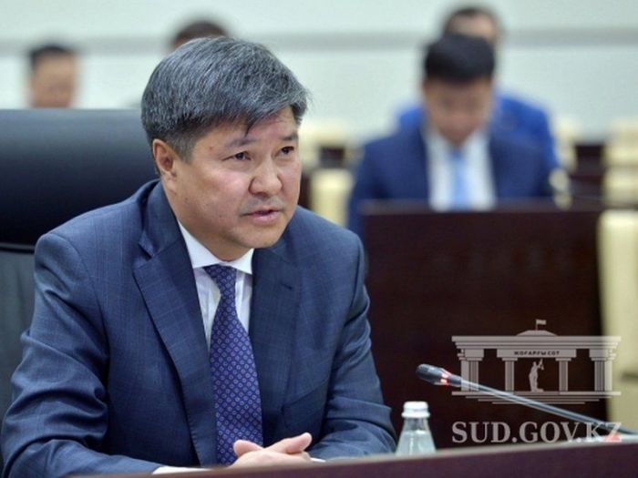 Жакип Асанов потребовал от судей говорить понятным языком 