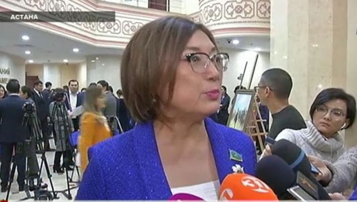 Сенатор Айтимова предложила стройкомпаниям отдавать квартиры многодетным 