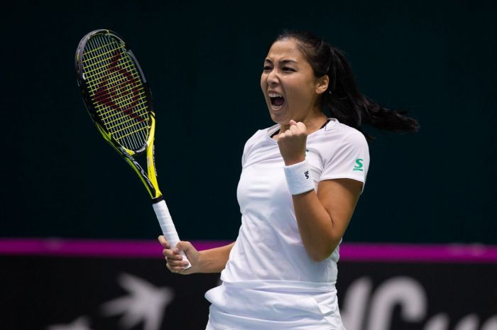 Назарбаев подарил теннисистке Зарине Дияс часы 