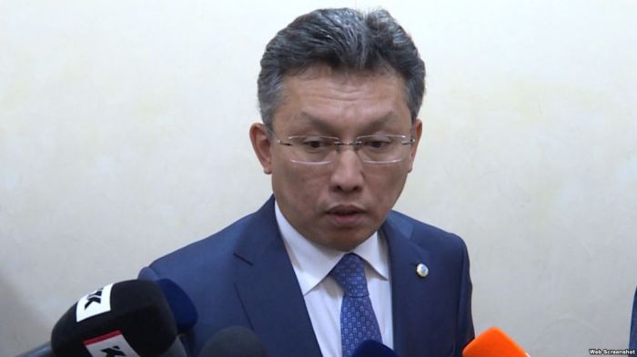 Аким Астаны Бахыт Султанов прибыл на встречу с многодетными 