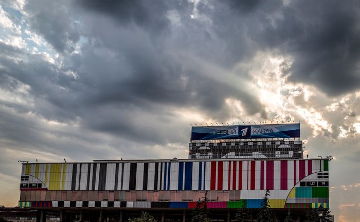 Друзя и Бера отстранили от участия в программах «Первого канала» 