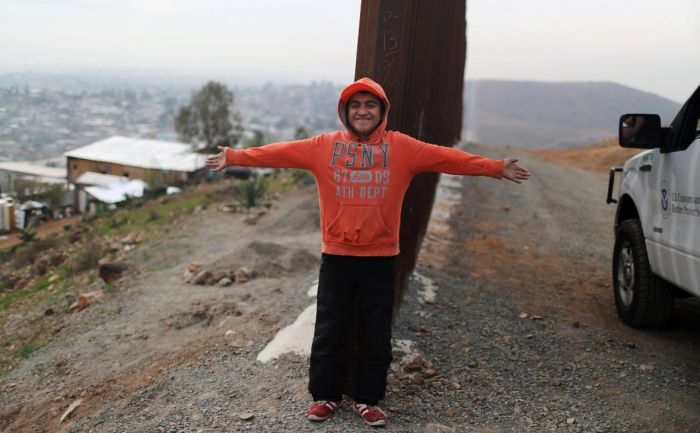 Коалиция из 16 штатов подала иск против Трампа из-за стены на границе 